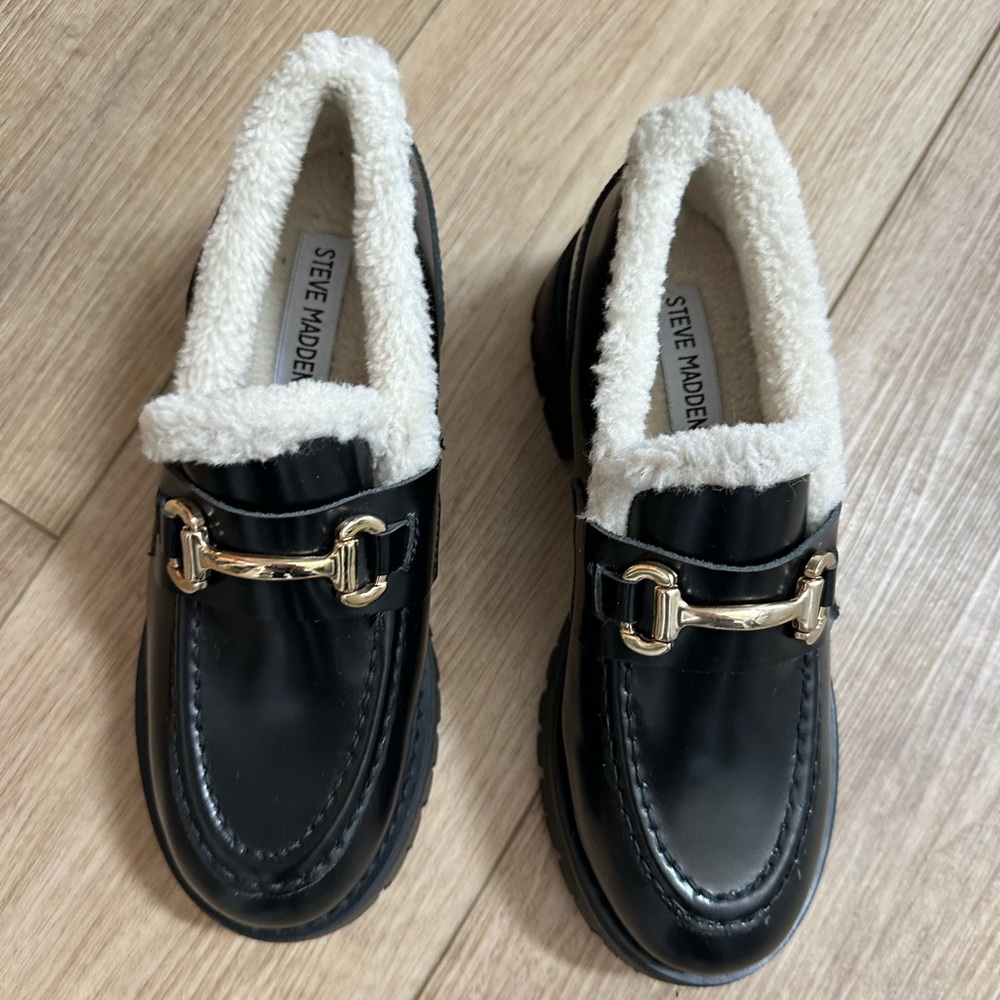 Steve Madden Lando Black Loafers with Gold Accent
